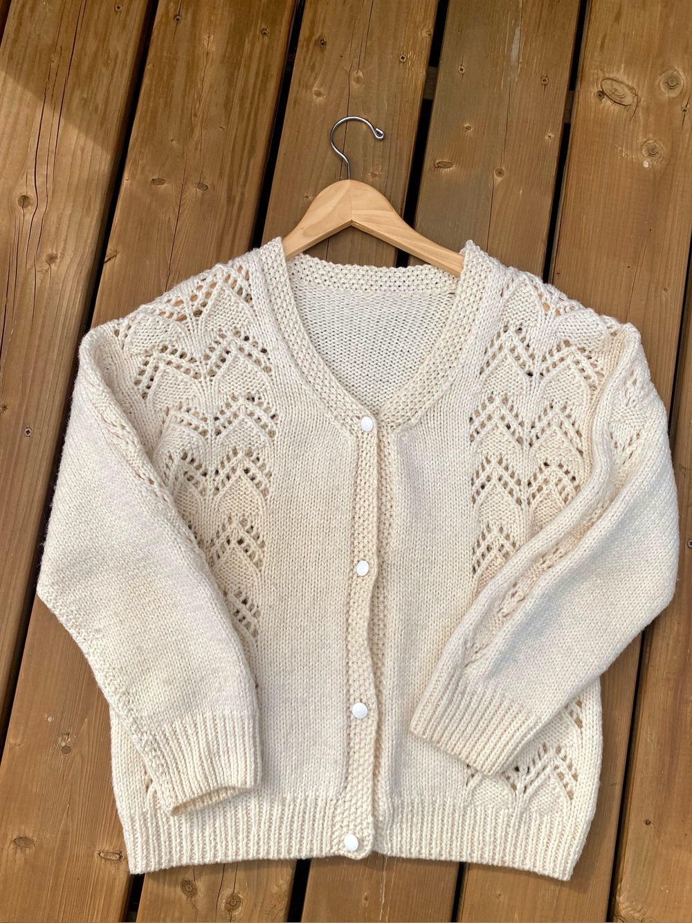 HANDMADE HANDKNIT cream wool cardigan sweater small